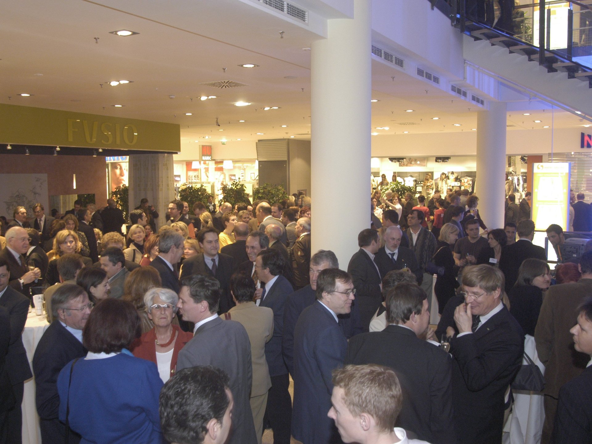 Gäste bei der Eröffnung der Shopping City Seiersberg